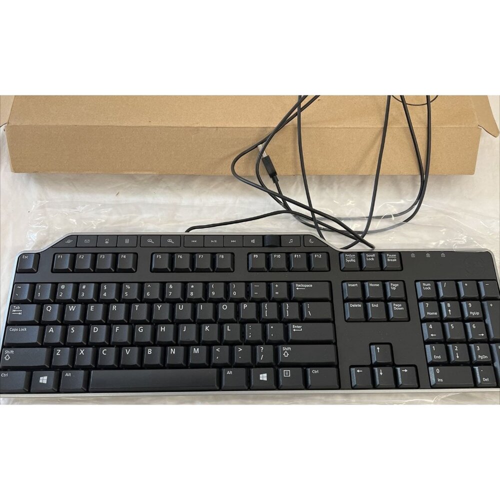 Dell Wired Keyboard Model 02FVXN Black USB Compact Design - Picture 2 of 7